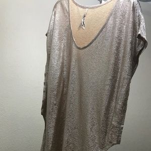 Short sleeved metallic top